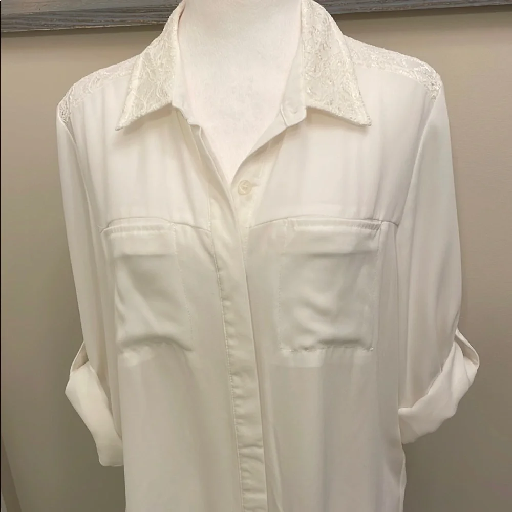 White 3/4 Sleeve Notched Collar Lace Women's Blouse  Sequins & Hearts - Picture 2 of 15
